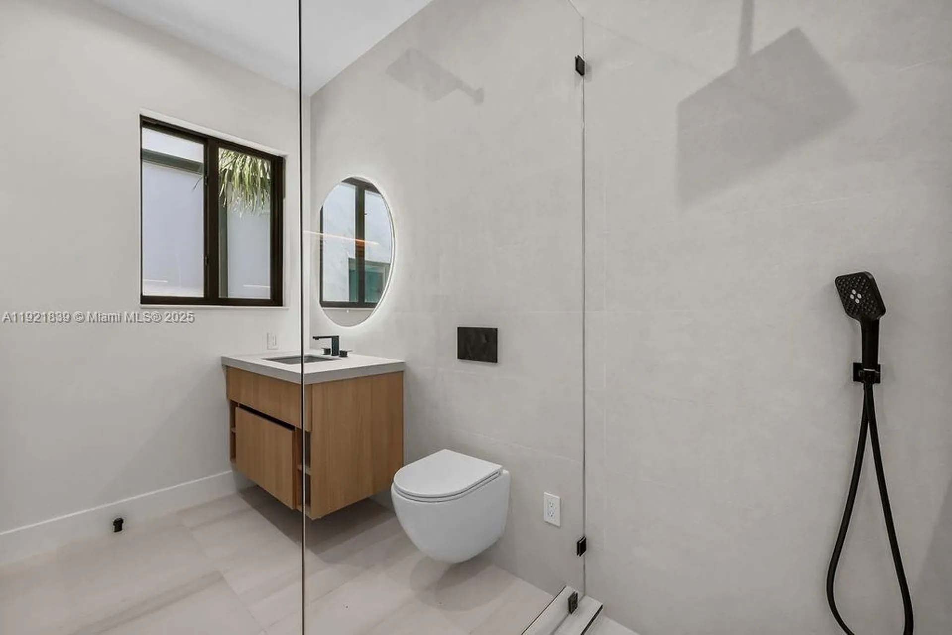 618 NE 17th Way Fort Lauderdale FL 33304