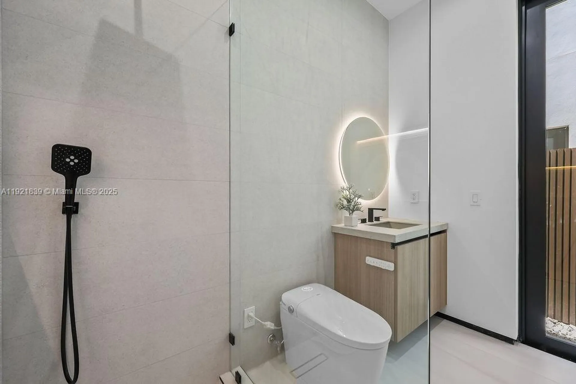 618 NE 17th Way Fort Lauderdale FL 33304