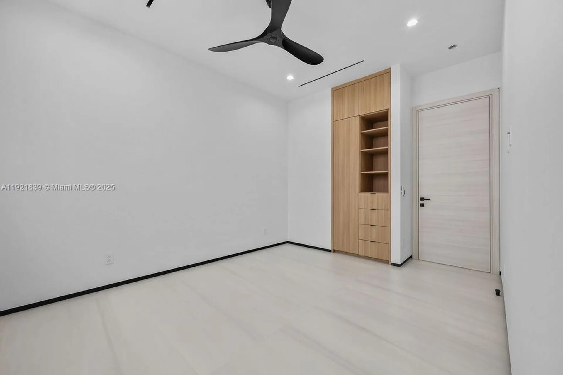 618 NE 17th Way Fort Lauderdale FL 33304