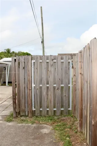 1715 N 59th Avenue Hollywood FL 33021