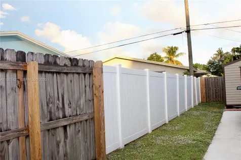 1715 N 59th Avenue Hollywood FL 33021