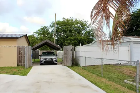 1715 N 59th Avenue Hollywood FL 33021