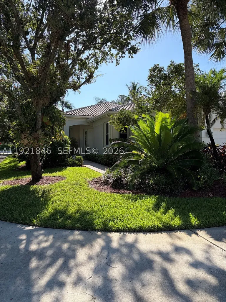 2518 Bay Pointe Court Weston FL 33327