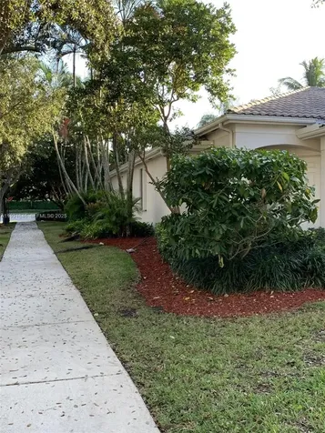 2518 Bay Pointe Court Weston FL 33327