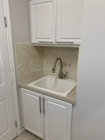 2518 Bay Pointe Court Weston FL 33327