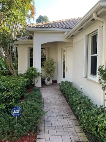 2518 Bay Pointe Court Weston FL 33327