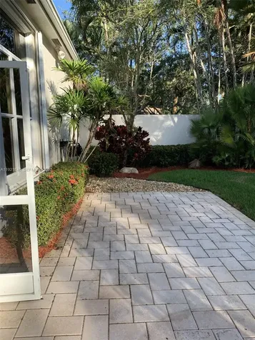 2518 Bay Pointe Court Weston FL 33327
