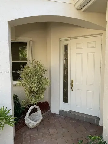 2518 Bay Pointe Court Weston FL 33327