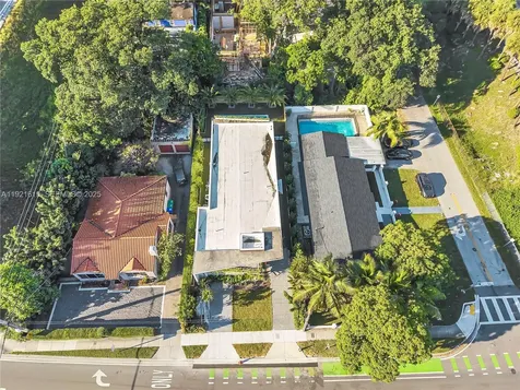 34 SW 26th Road Miami FL 33129