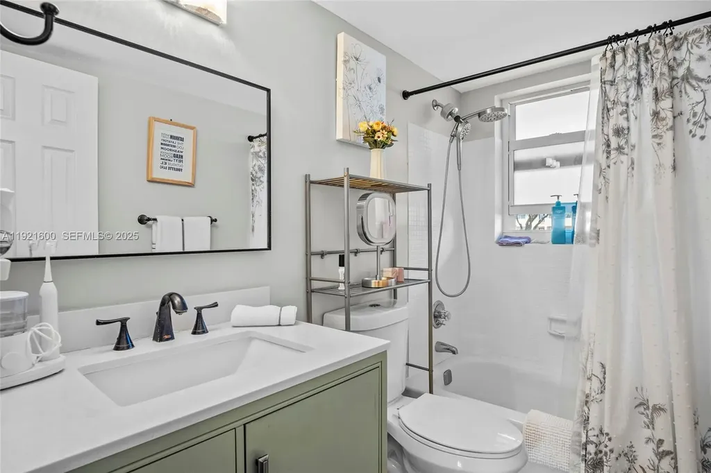 19 Abbey Lane Delray Beach FL 33446