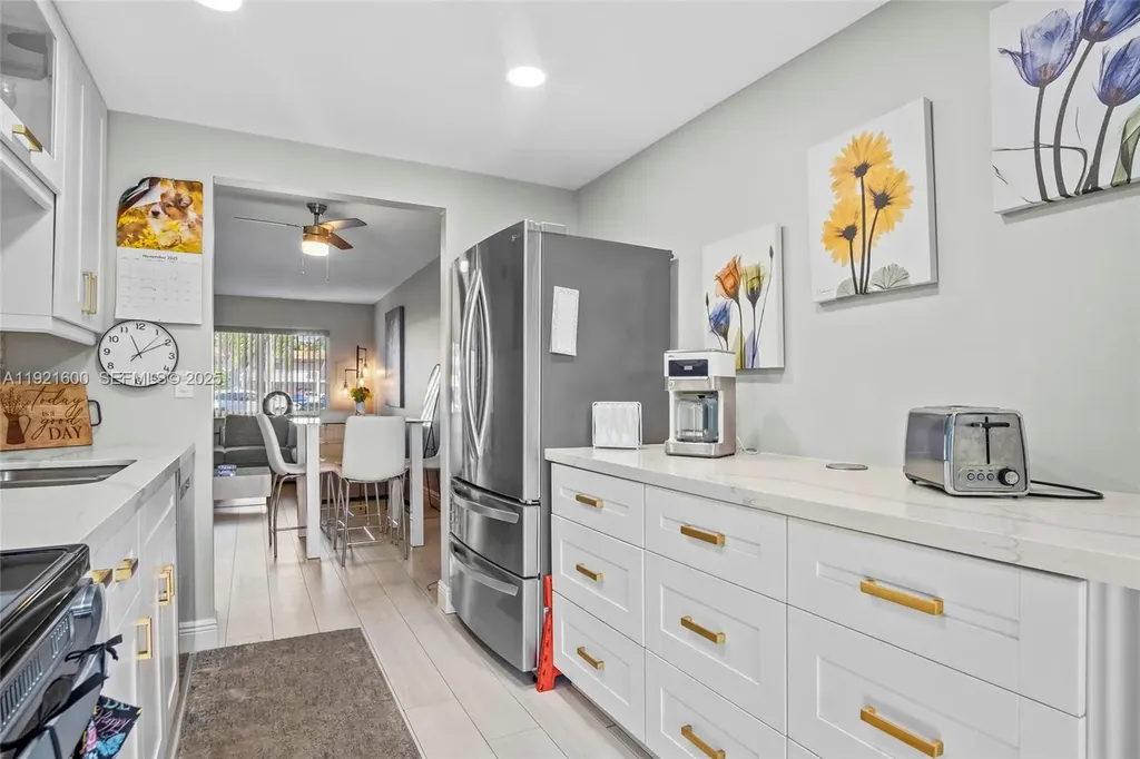 19 Abbey Lane Delray Beach FL 33446