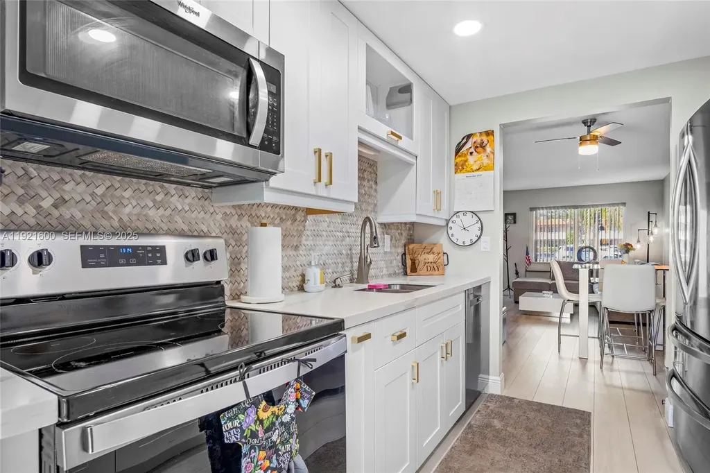 19 Abbey Lane Delray Beach FL 33446