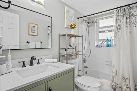 19 Abbey Lane Delray Beach FL 33446
