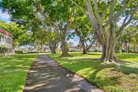 19 Abbey Lane Delray Beach FL 33446