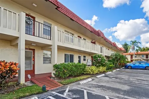 19 Abbey Lane Delray Beach FL 33446