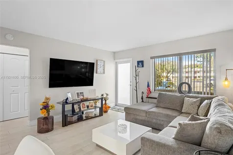 19 Abbey Lane Delray Beach FL 33446