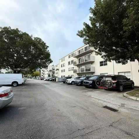 5501 NW 7th Street Miami FL 33126