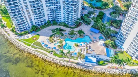 19101 NE 36th Court Aventura FL 33180