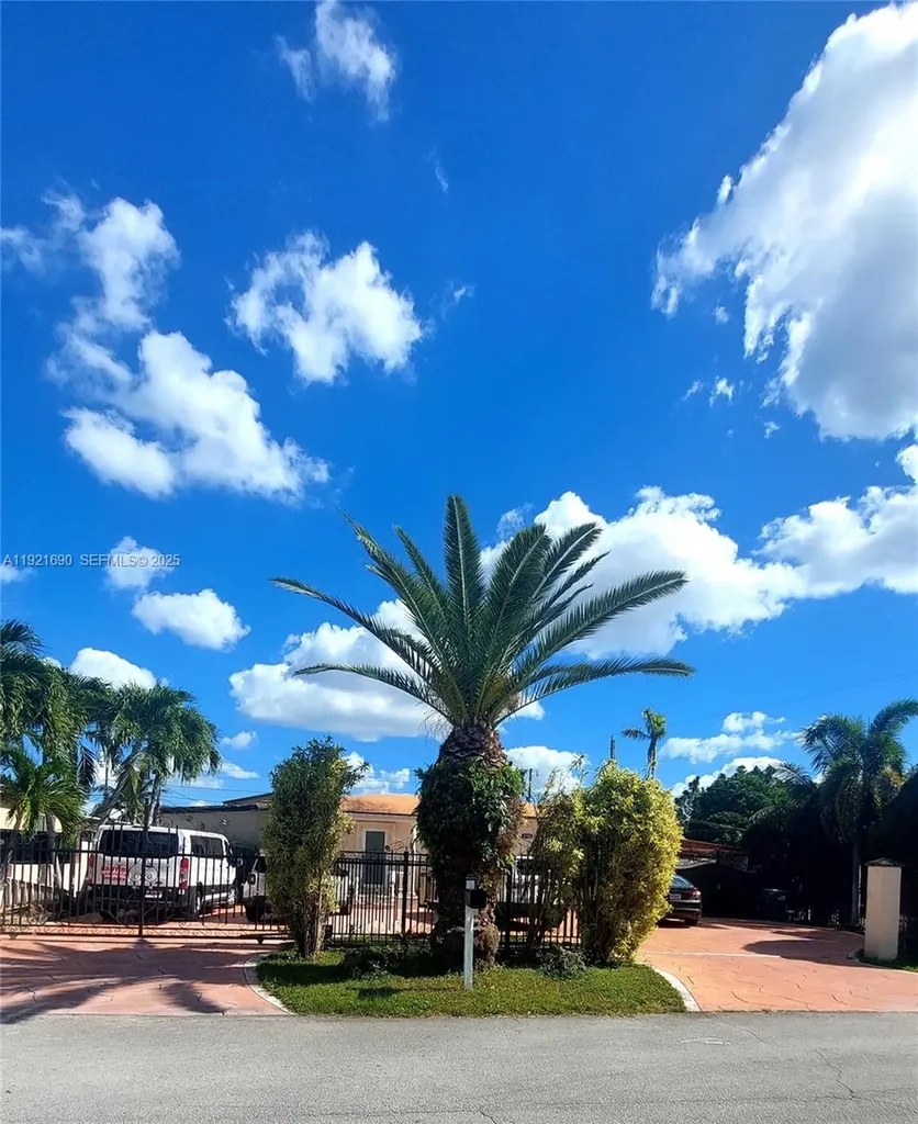 2145 SW 76th Avenue Miami FL 33155