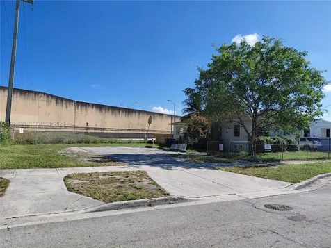 640 - 642 NW 77th Street Miami FL 33150