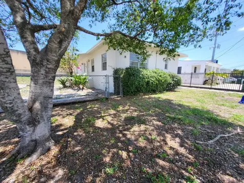 640 - 642 NW 77th Street Miami FL 33150