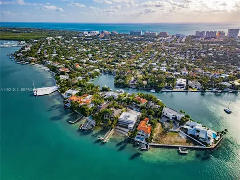 5 Harbor Point Key Biscayne FL 33149