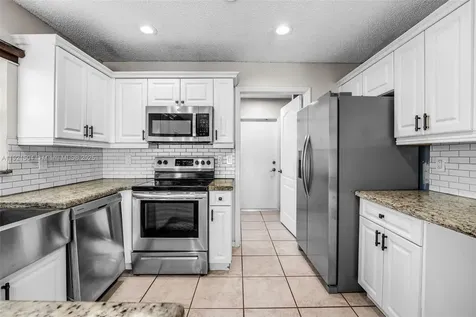 9305 SW 212th Terrace Cutler Bay FL 33189