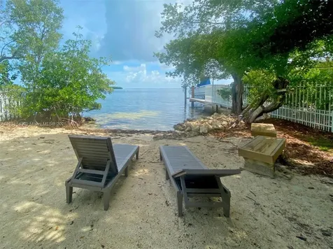 32 Pirates Drive Key Largo FL 33037