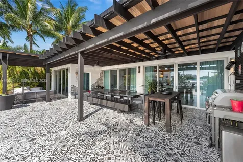 970 S Shore Drive Miami Beach FL 33141