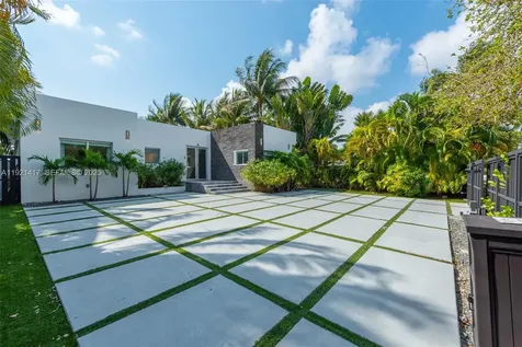 970 S Shore Drive Miami Beach FL 33141