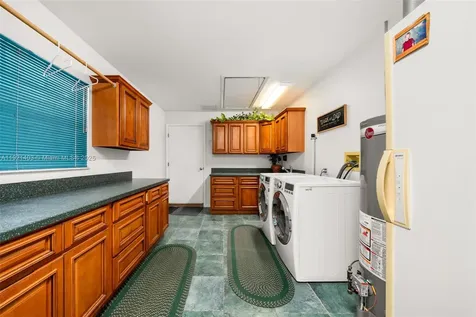 2551 Lakeview Drive Sebring FL 33870