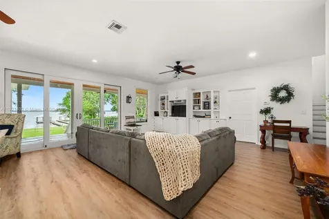 2551 Lakeview Drive Sebring FL 33870