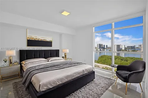 400 Sunny Isles Blvd (2 Parkings) Sunny Isles Beach FL 33160