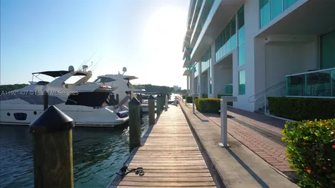 400 Sunny Isles Blvd (2 Parkings) Sunny Isles Beach FL 33160