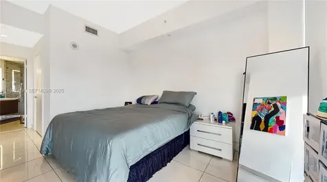 851 NE 1st Avenue Miami FL 33132