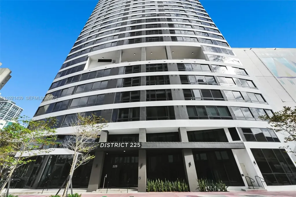 225 N Miami Avenue Miami FL 33128