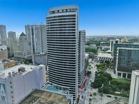 225 N Miami Avenue Miami FL 33128