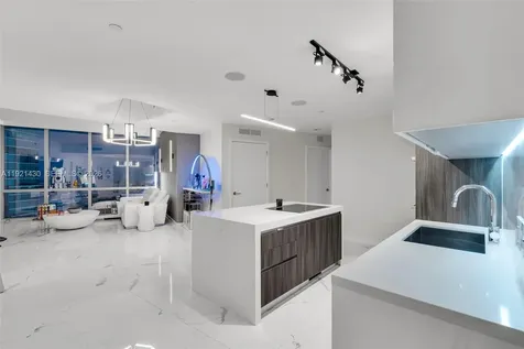 851 NE 1st Avenue Miami FL 33132