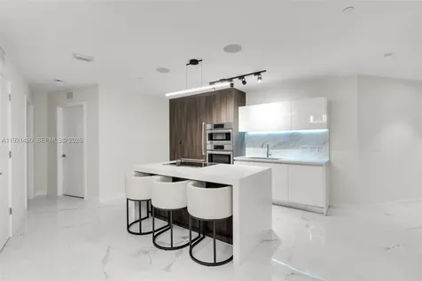 851 NE 1st Avenue Miami FL 33132
