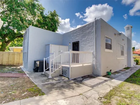 1845 NW 55th Street Miami FL 33142