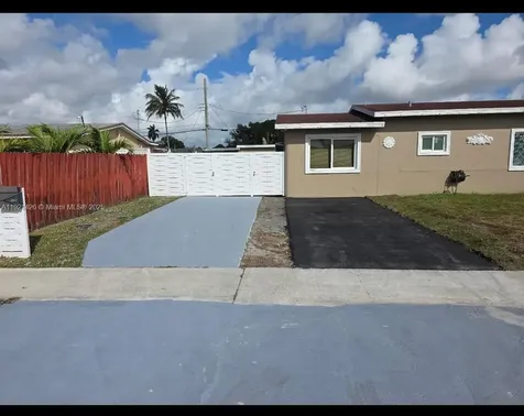 3745 NW 171st Terrace Miami Gardens FL 33055