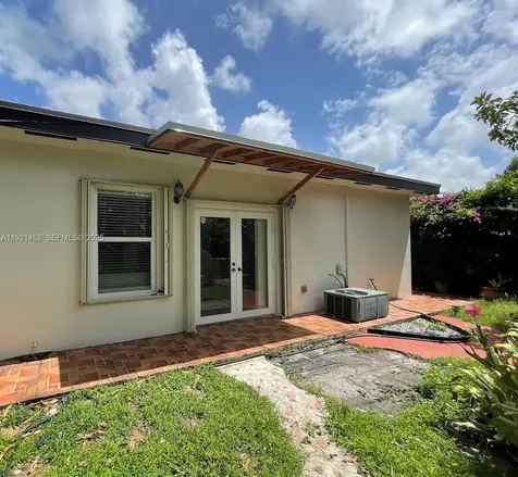 7880 SW 14th Terrace Miami FL 33144