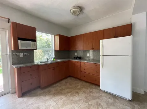 7880 SW 14th Terrace Miami FL 33144