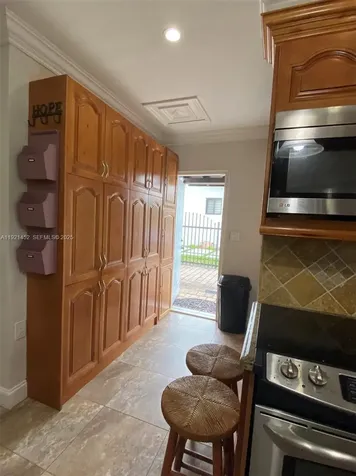 7880 SW 14th Terrace Miami FL 33144