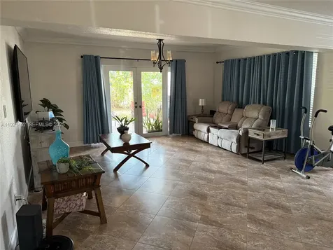 7880 SW 14th Terrace Miami FL 33144