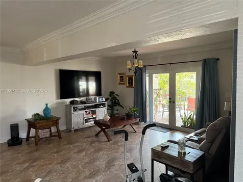 7880 SW 14th Terrace Miami FL 33144