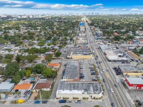 6761 W Flagler Street Miami FL 33144