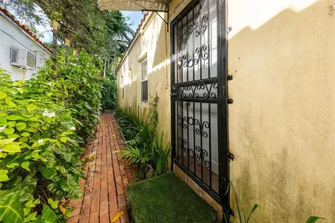 37 NE 44th Street Miami FL 33137