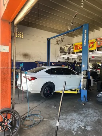2300 NW 17th Street Miami FL 33142