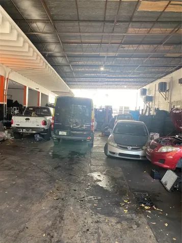 2300 NW 17th Street Miami FL 33142
